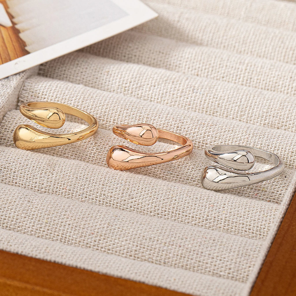 “Elegant Water Drop Ring – Adjustable & Stylish Women’s Accessory”