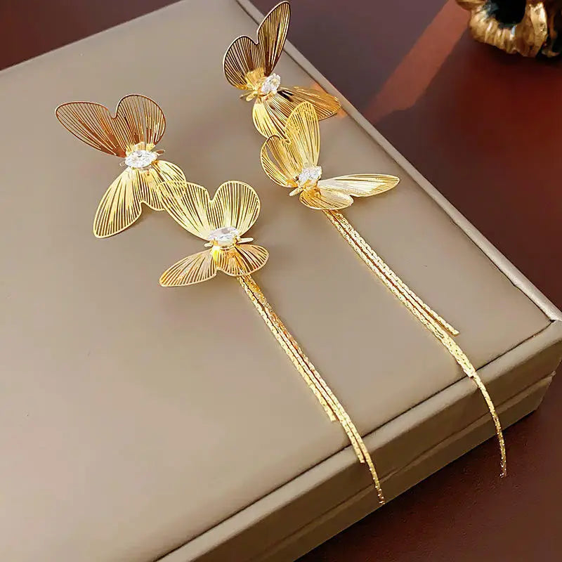 Classic Butterfly Tassel Drops – Elegant Vintage Gold Earrings for Women