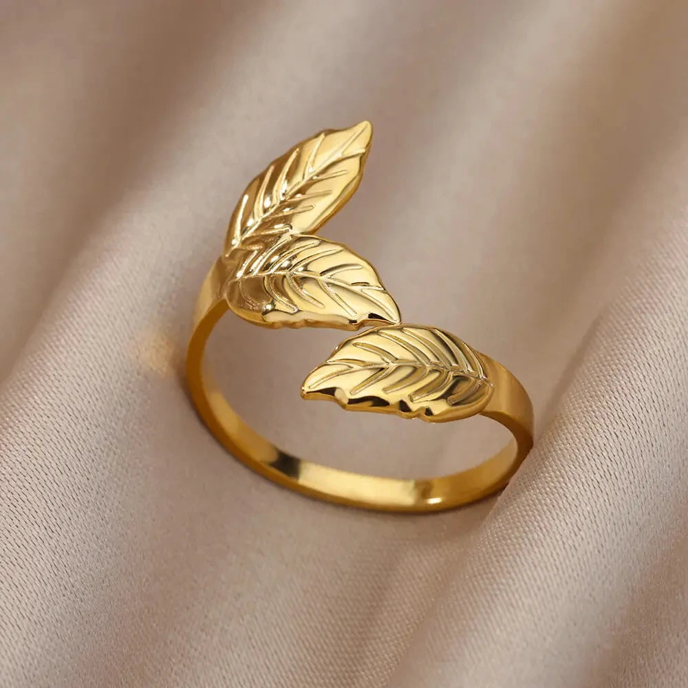 “Gold Stainless Steel Rings – Elegant Never-Fade Jewelry for Women”