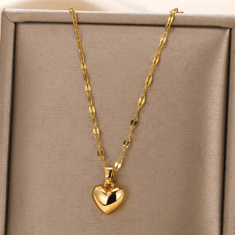 “Trendy Heart Necklace 2025 – Simple Lip Chain Pendant for Women