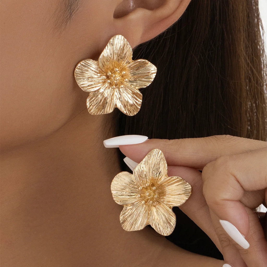 “Vintage Bloom Earrings – Stylish Floral Alloy Accessories for Women”