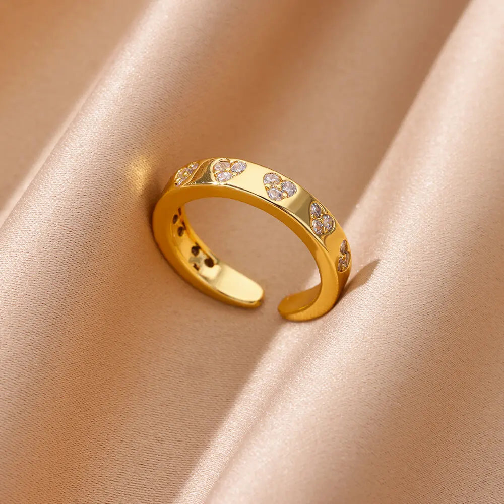 “Elegant Heart Zircon Ring – Trendy Gold Couple Jewelry 2025”