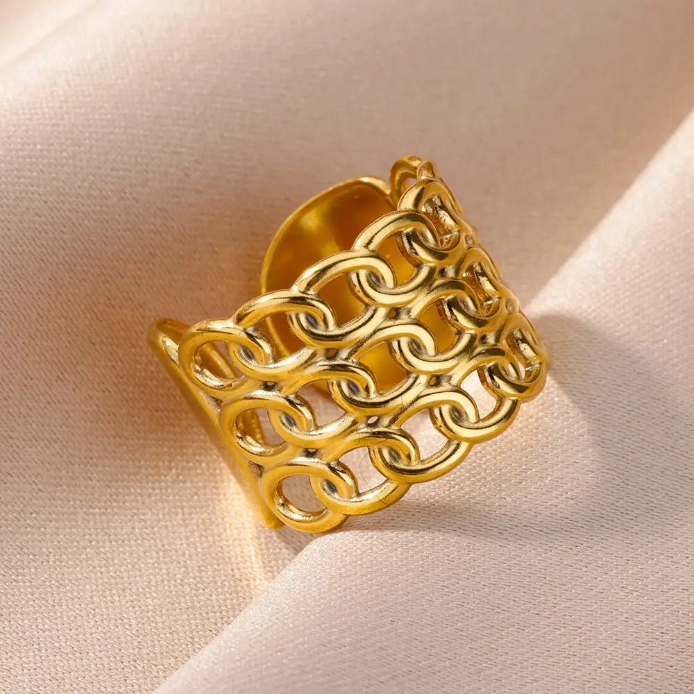 “Gold Stainless Steel Rings – Elegant Never-Fade Jewelry for Women”