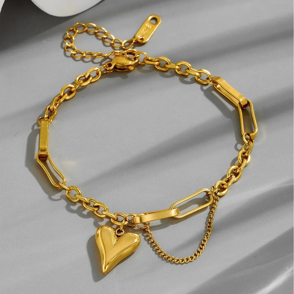 “Classic Heart Bracelet – Simple & Stylish Jewelry Gift for Women”