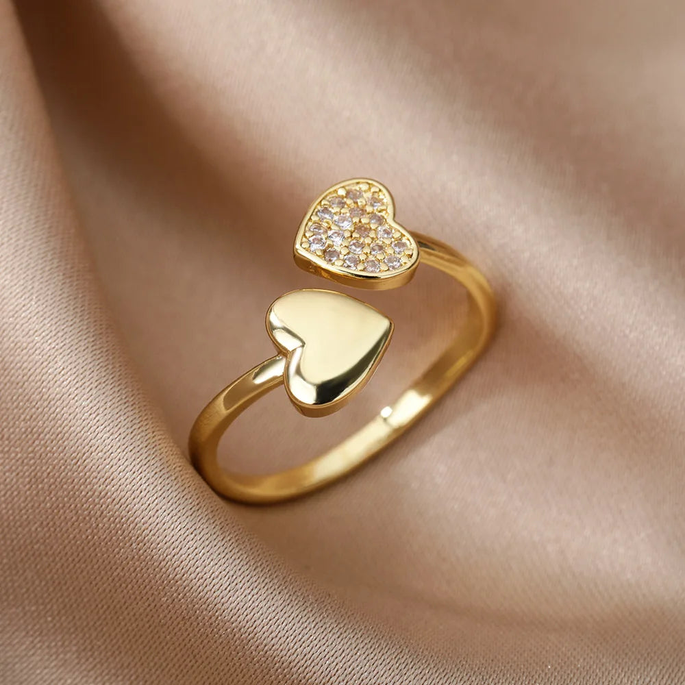 “Elegant Heart Zircon Ring – Trendy Gold Couple Jewelry 2025”