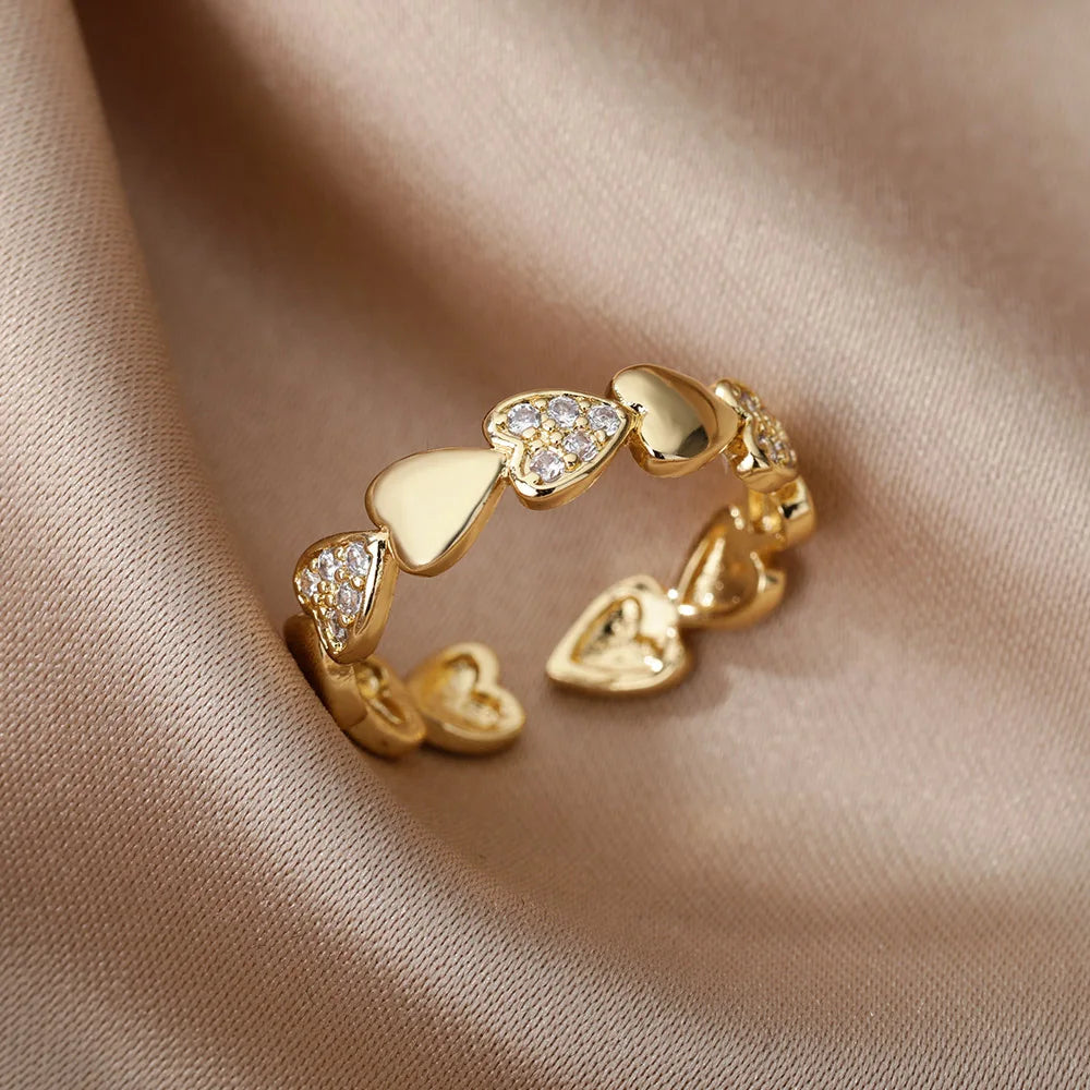 “Elegant Heart Zircon Ring – Trendy Gold Couple Jewelry 2025”