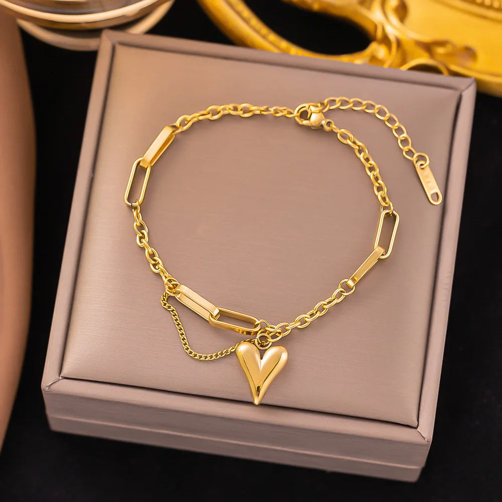 “Classic Heart Bracelet – Simple & Stylish Jewelry Gift for Women”