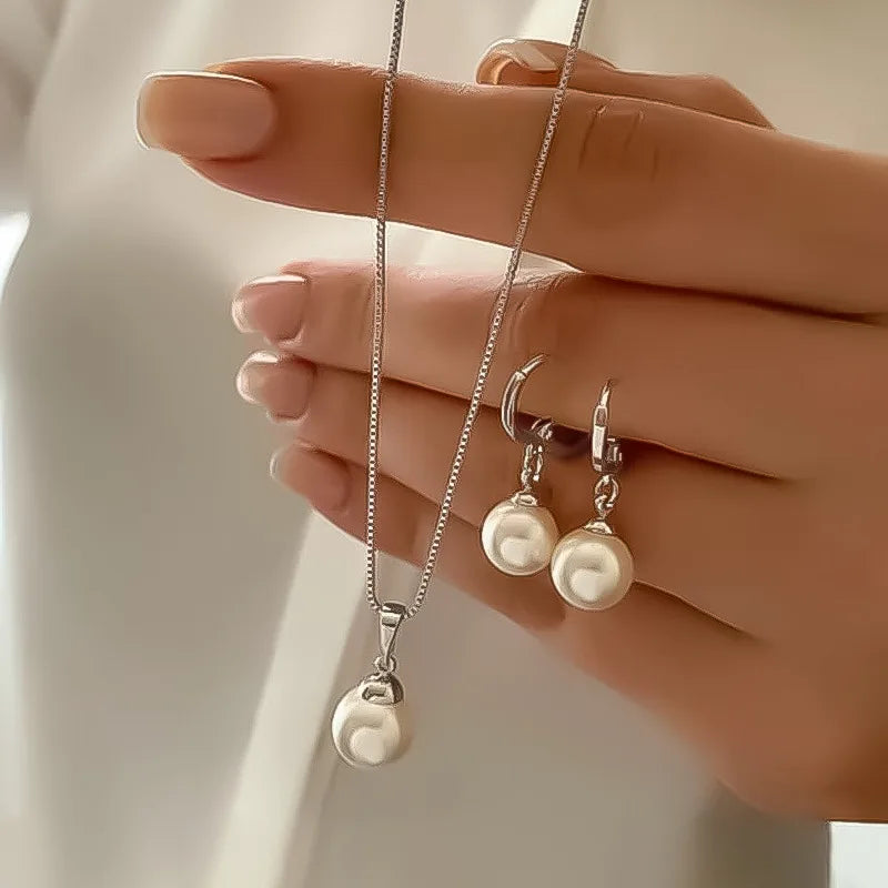 “Minimalist Pearl Set – Simple Daily Wear Necklace & Earrings”