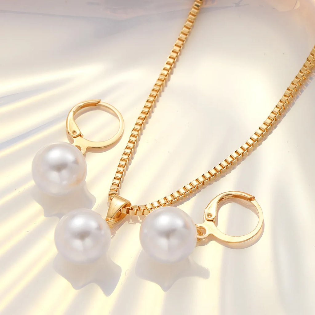 “Minimalist Pearl Set – Simple Daily Wear Necklace & Earrings”