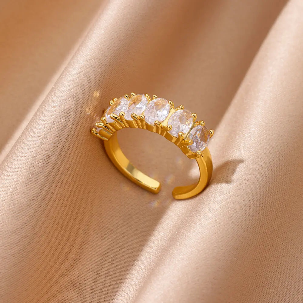 “Elegant Heart Zircon Ring – Trendy Gold Couple Jewelry 2025”