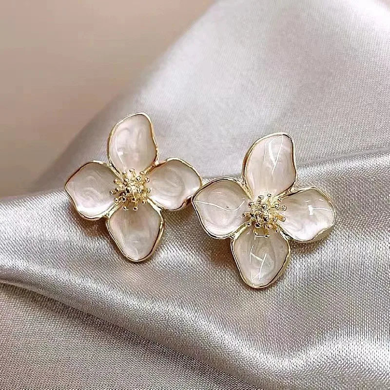 “Golden Crystal Bloom Earrings – Korean Fashion Elegance”