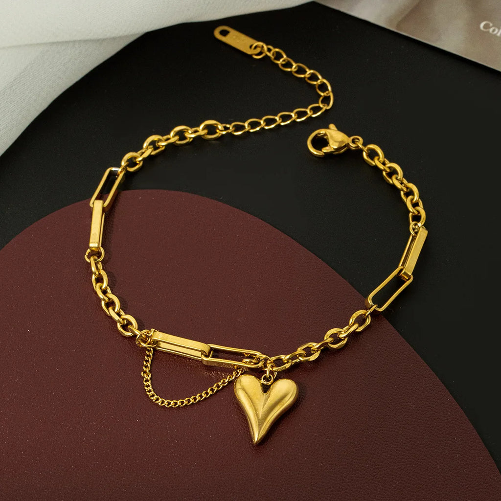 “Classic Heart Bracelet – Simple & Stylish Jewelry Gift for Women”