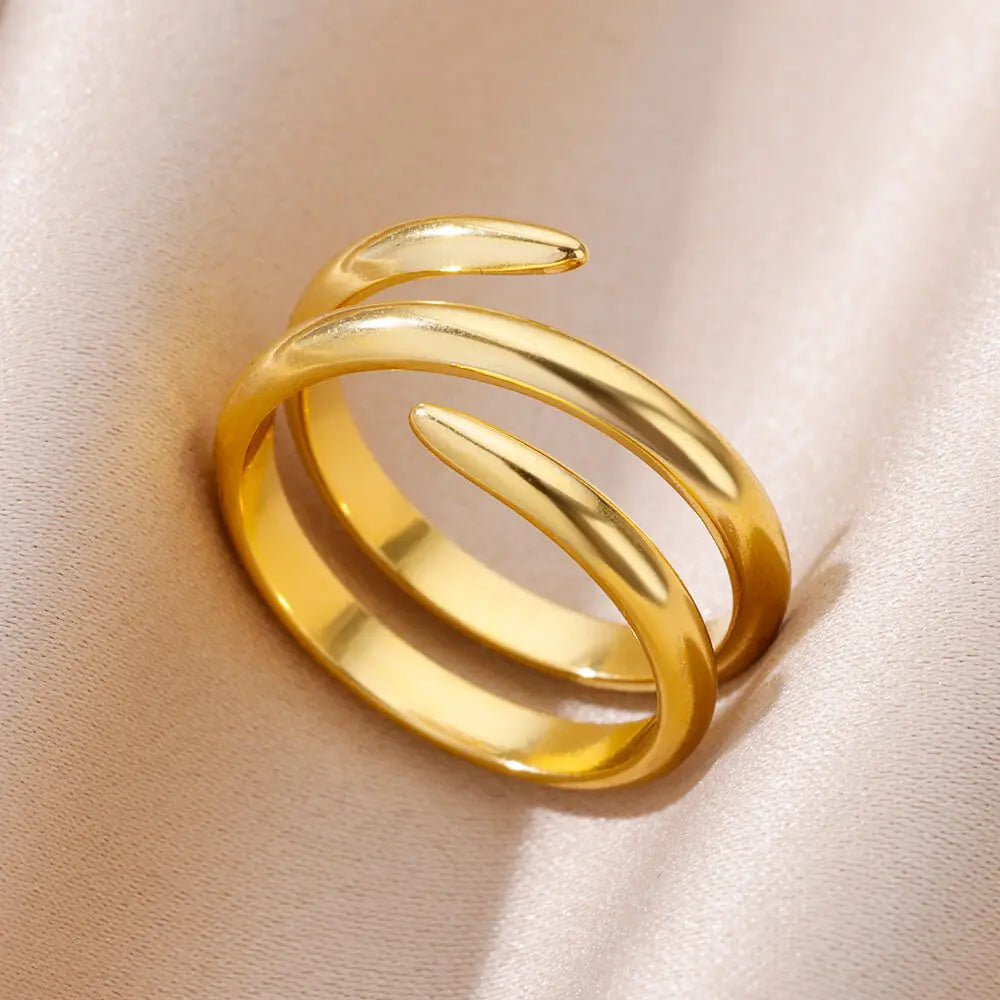 “Gold Stainless Steel Rings – Elegant Never-Fade Jewelry for Women”
