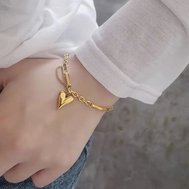 “Classic Heart Bracelet – Simple & Stylish Jewelry Gift for Women”